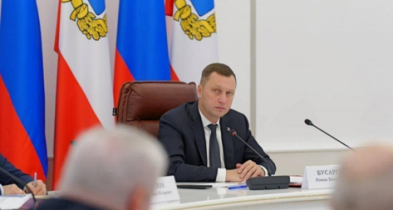 «Не выходите из дома»: Бусаргин объявил режим ЧС из-за урагана в Саратове