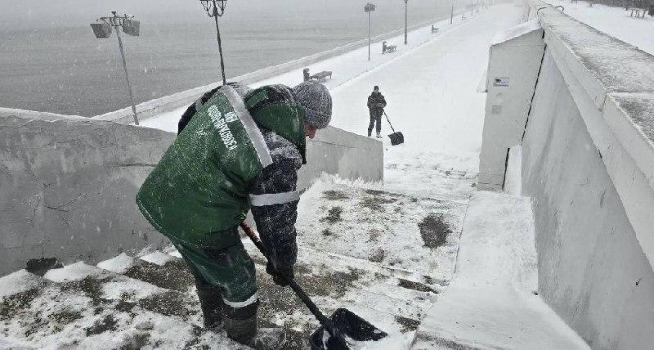 Саратов мобилизует технику и круглосуточные бригады против стихии