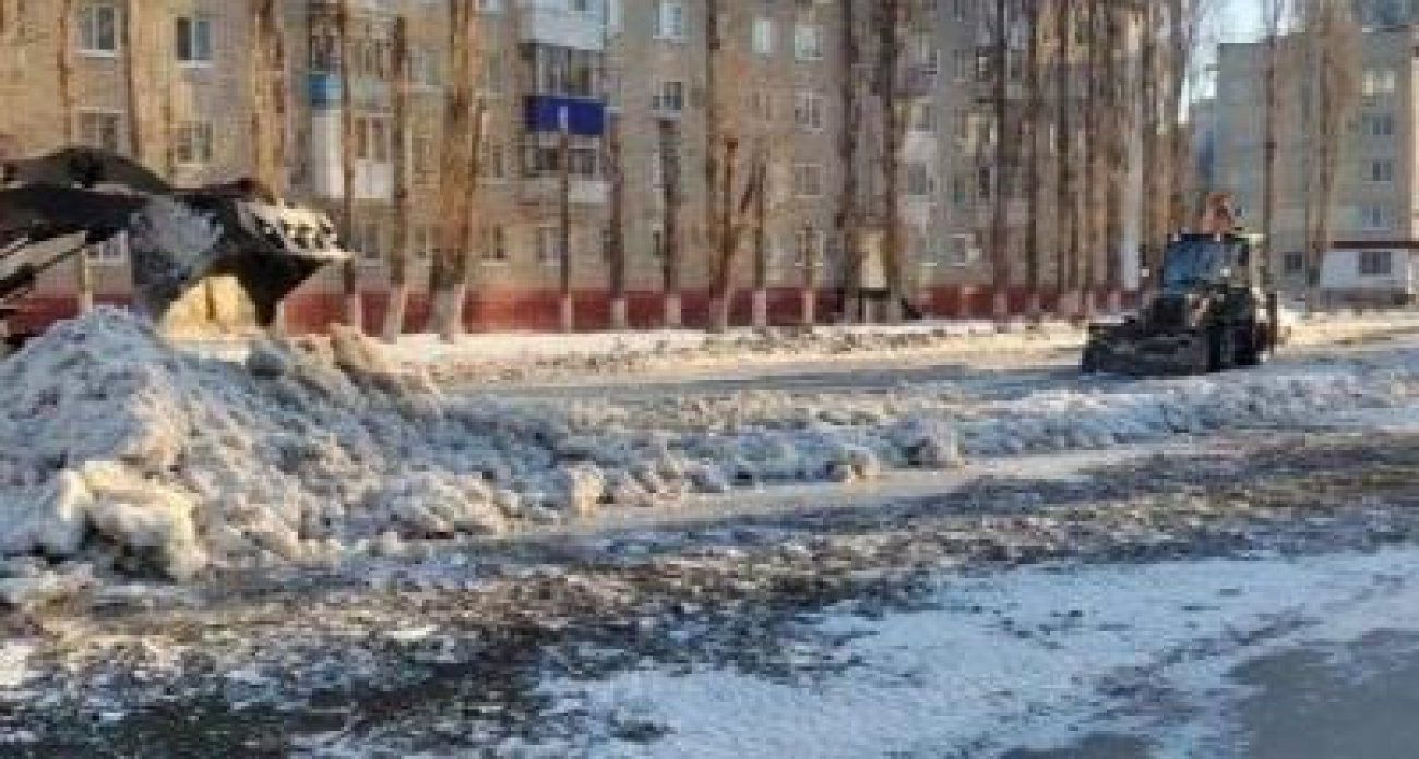 За ночь вывезли 476 тонн соли: проезд по дорогам региона восстановлен