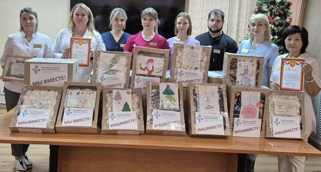 Саратовские медики отправляют бойцам письма от детей и лекарства на личные средства