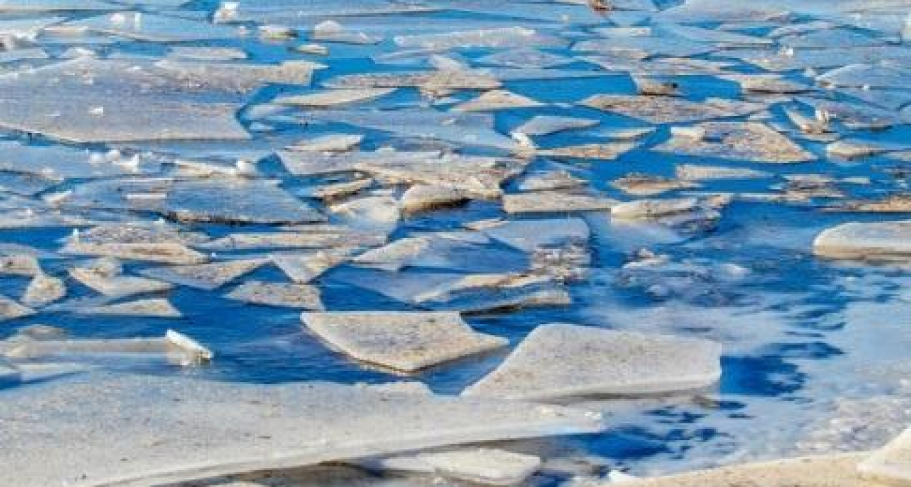 Саратовская область запретила выход на лёд Волги до января