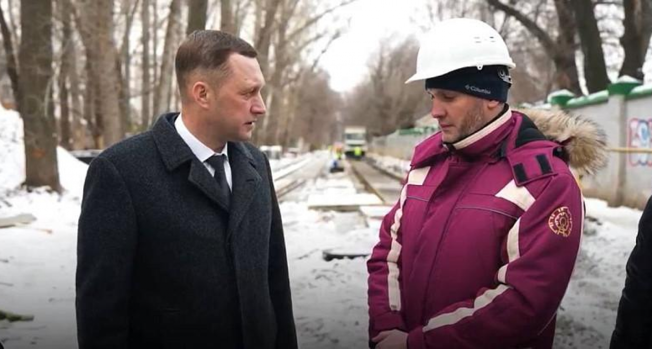 Трамвай № 3 в Саратове: 300 рабочих и 244 опоры для марта 2026