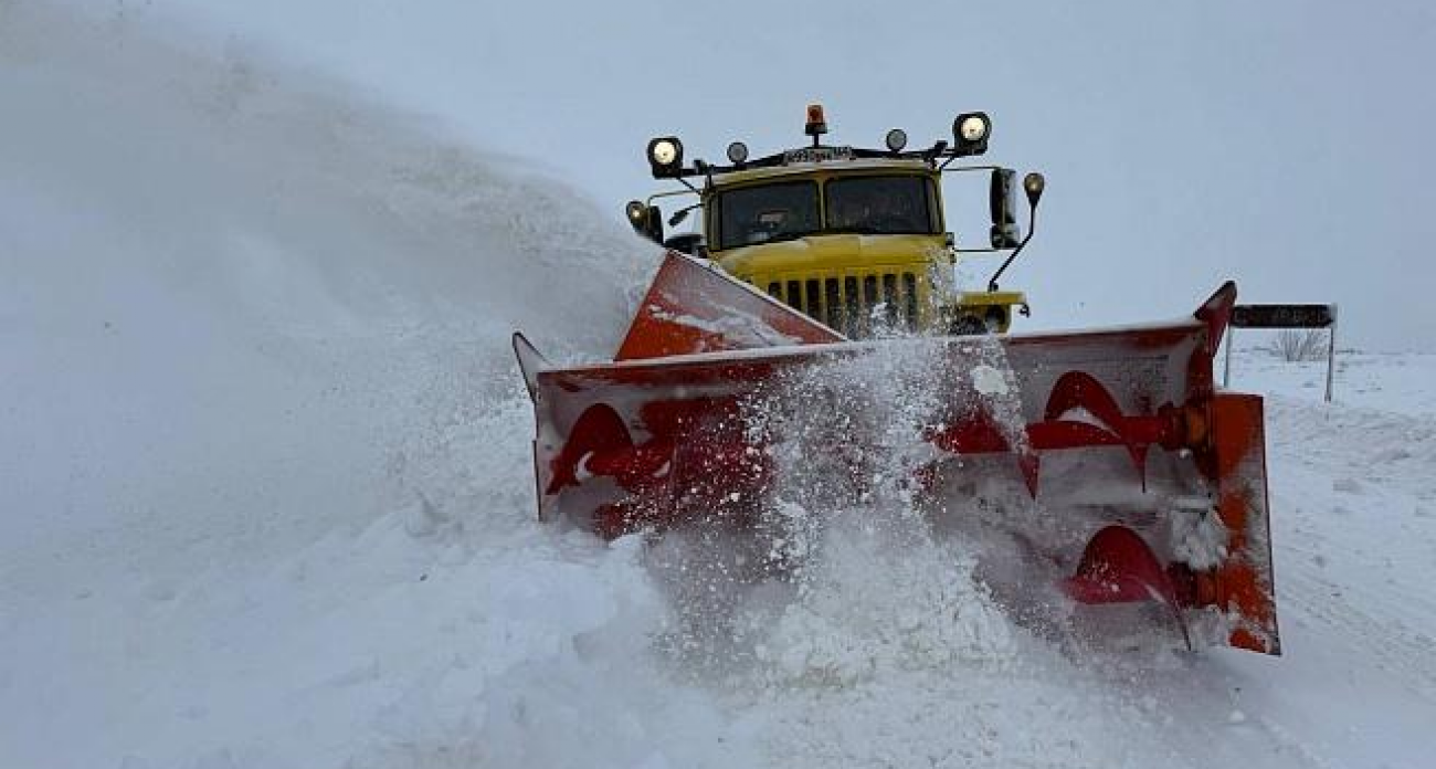 1700 единиц техники и 5200 тонн реагентов: как Саратовская область борется со снежной стихией