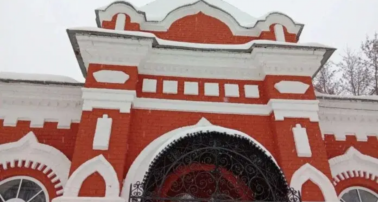 ООО «Стройкоммуникация» бросило памятник архитектуры без водостоков на месяц