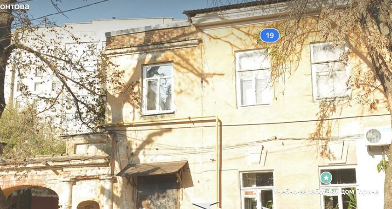 В XIX век по-саратовски: жильцы аварийного дома-памятника зимуют без тепла после отключения газа