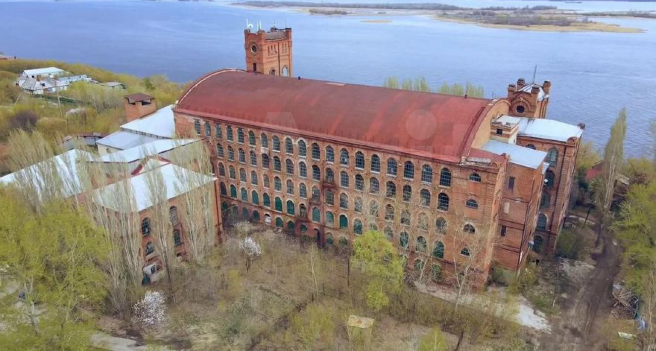 Легендарная текстильная фабрика с 100-летней историей рухнула в цене до 35 млн рублей