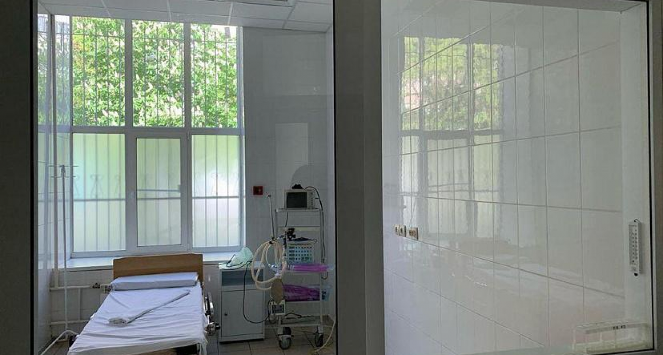 Число заболевших COVID-19 в Саратове снизилось до 53 случаев, несмотря на всплеск ОРВИ в регионе