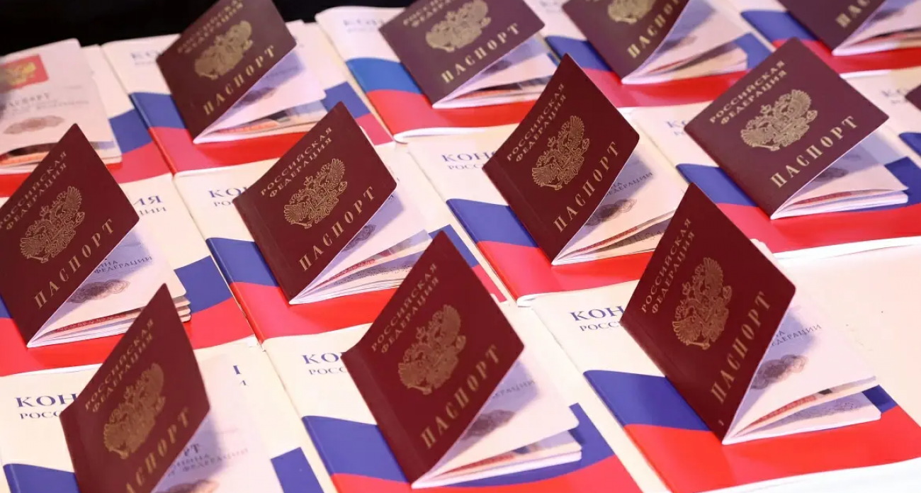 «Не разделяю немецкие ценности»: оператор из Германии с 30-летним стажем стал гражданином России вместе с 27 иностранцами