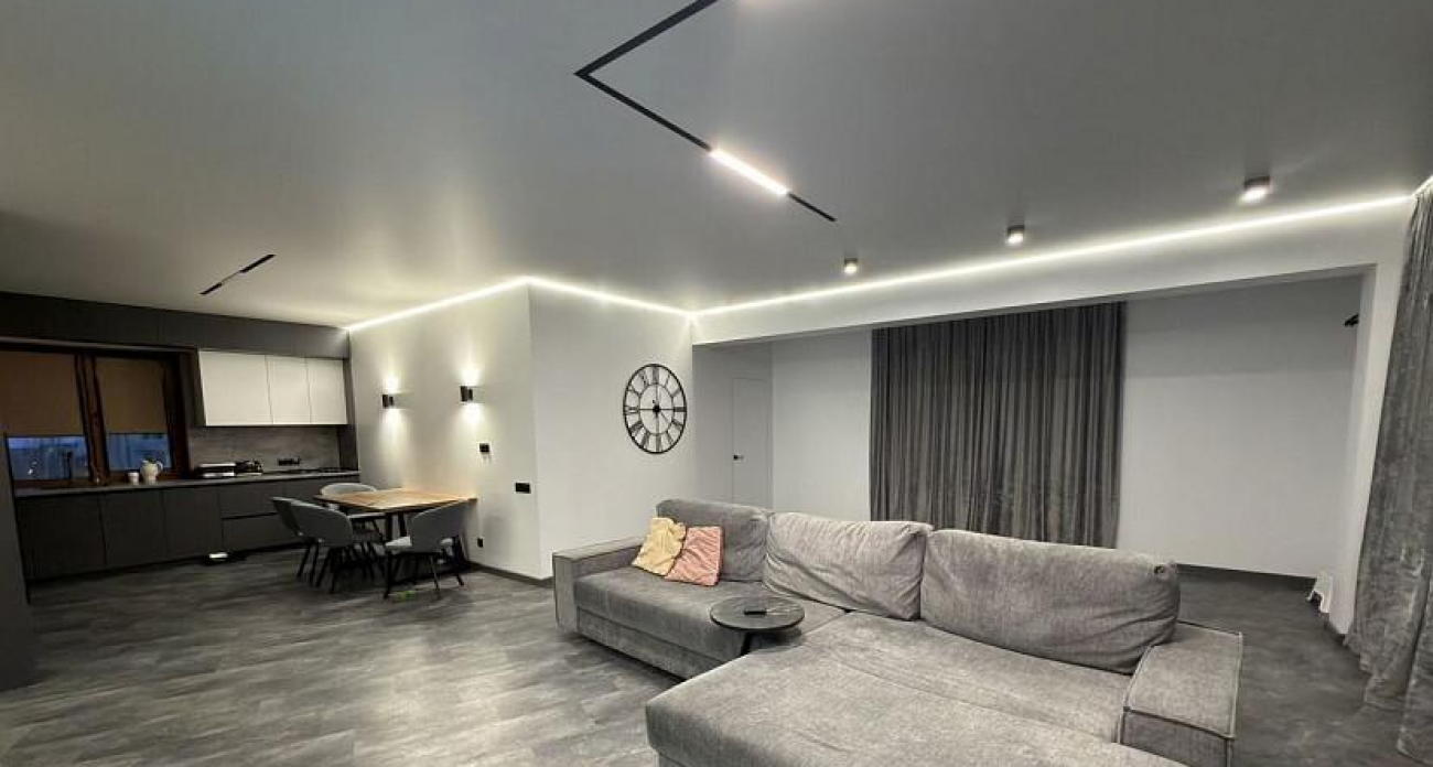 185-метровая «студия премиум-класса» у горпарка Саратова выставлена за 29 миллионов