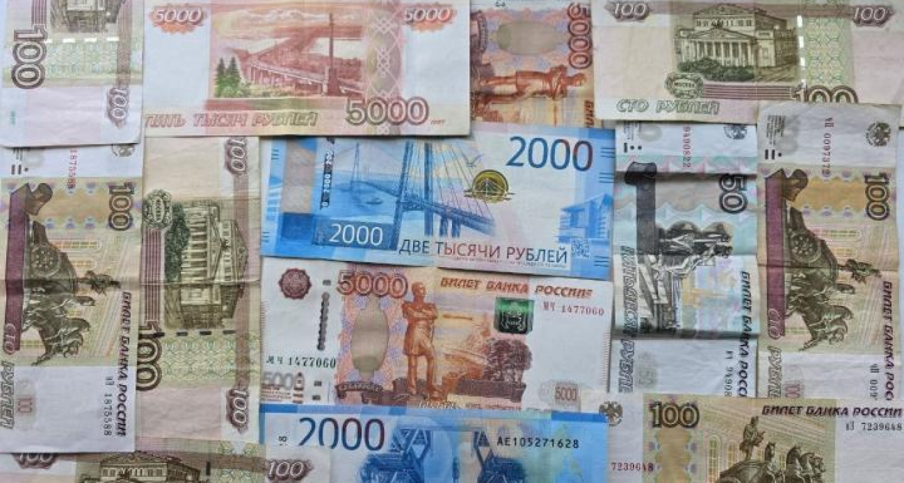 Миллион за доску: как 74 учителя уже переехали в саратовские деревни по программе Путина