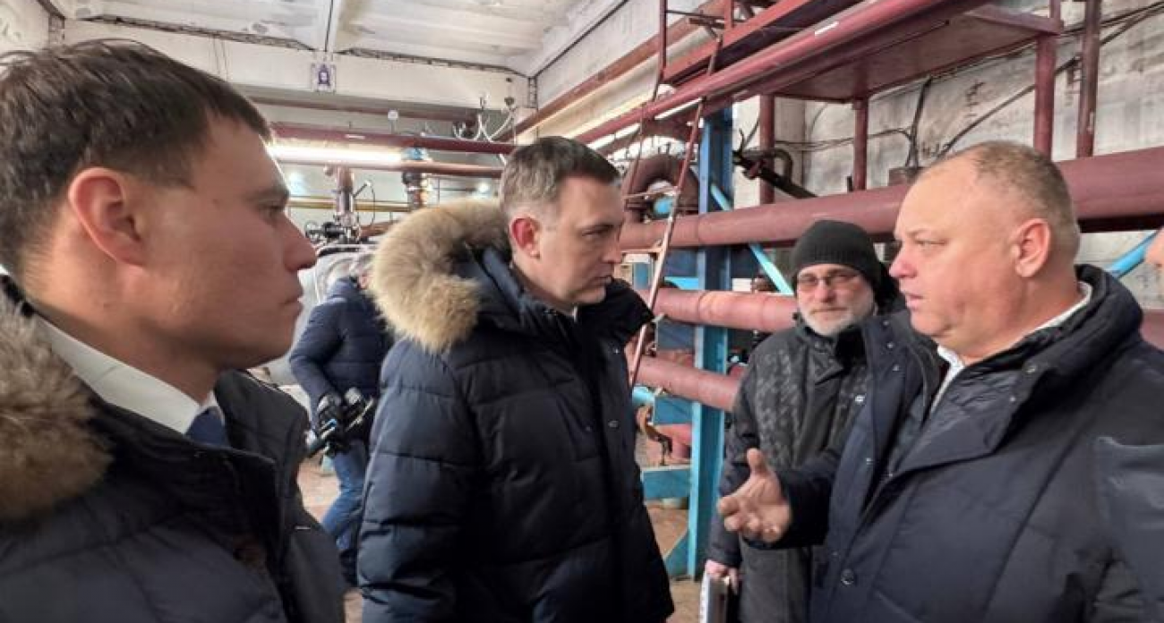 «Холодный приём»: глава Энгельсского района лично проверяет +18°C в квартирах после шквала жалоб