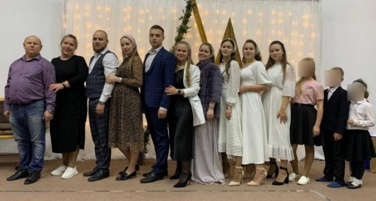 «Десять детей — это счастье»: мать-героиня из Саратова теперь получает 76 400 рублей ежемесячной поддержки