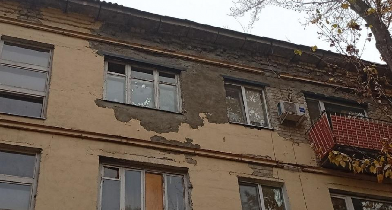 «Дом-призрак с 1959 года»: Бастрыкин затребовал доклад по аварийному жилью, где людей не расселяют уже 7 лет