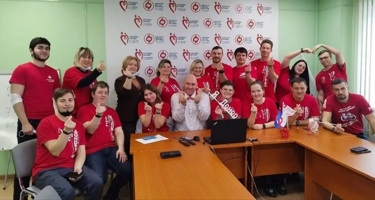 Команда «КровоТок 64» разгромила 120 соперников в битве знатоков донорства к 100-летию Института переливания крови