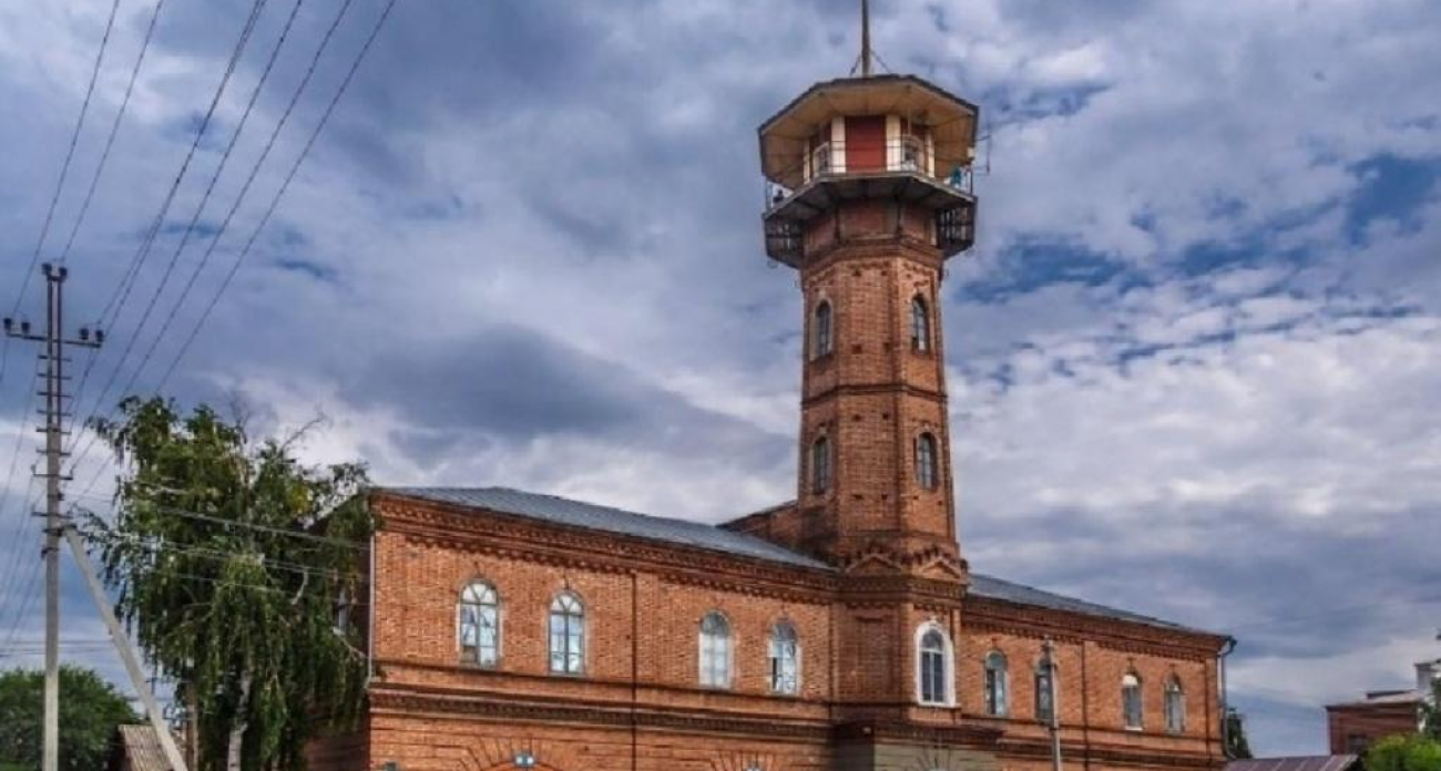 Вековая каланча раздора: чиновники через суд заставляют МЧС обследовать 100-летний памятник в Хвалынске