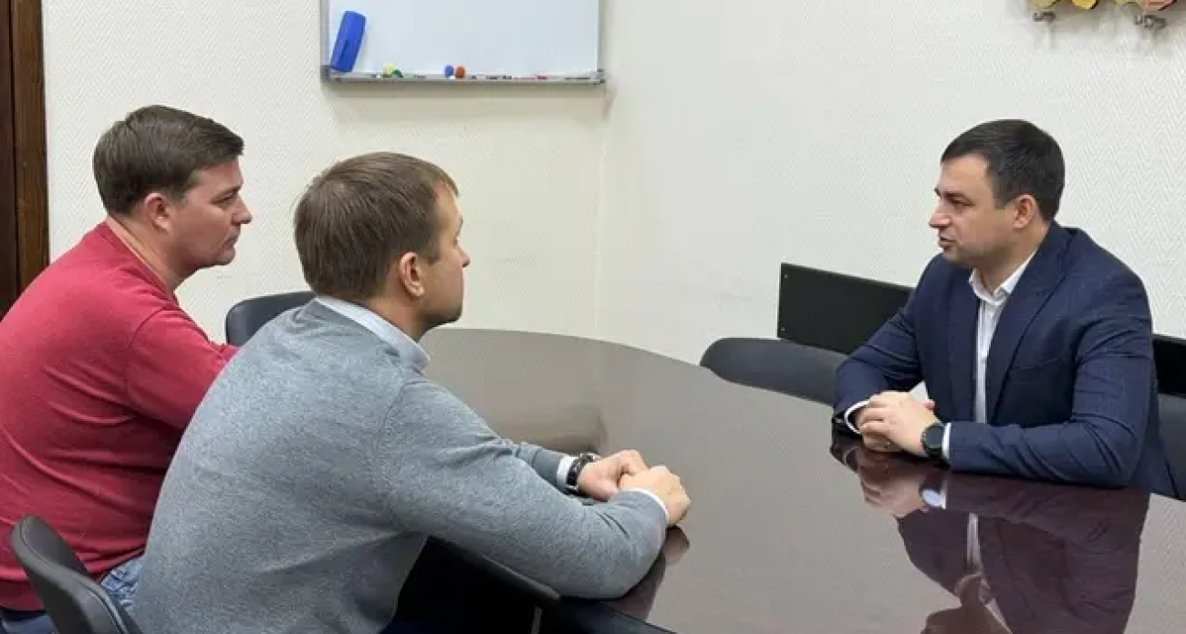 Министр спорта бежит в глубинку: Дубовенко выбрал дауншифтинг в Балашове, пока жители жалуются Путину