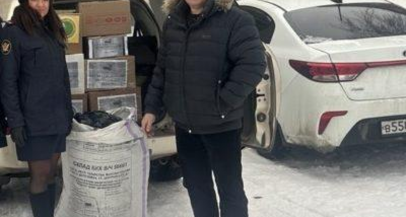 50 кг сладостей и тепло женских рук: в вольской колонии связали вещи и собрали спецгруз для бойцов СВО