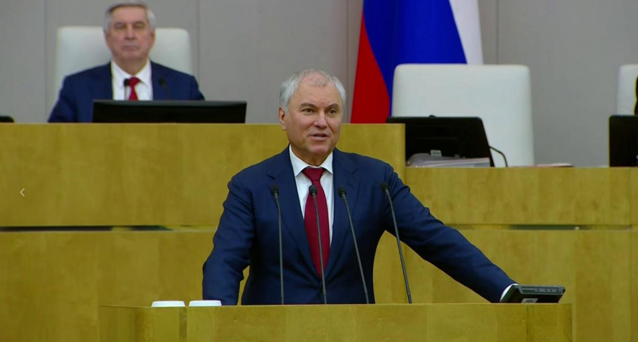 До 10 000 рублей к зарплате: педагогам 14 отдаленных районов Саратовской области введут спецвыплаты