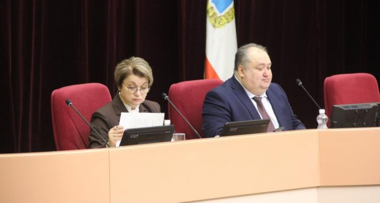 Дефицит бюджета Саратова вырос до 2,2 миллиарда рублей