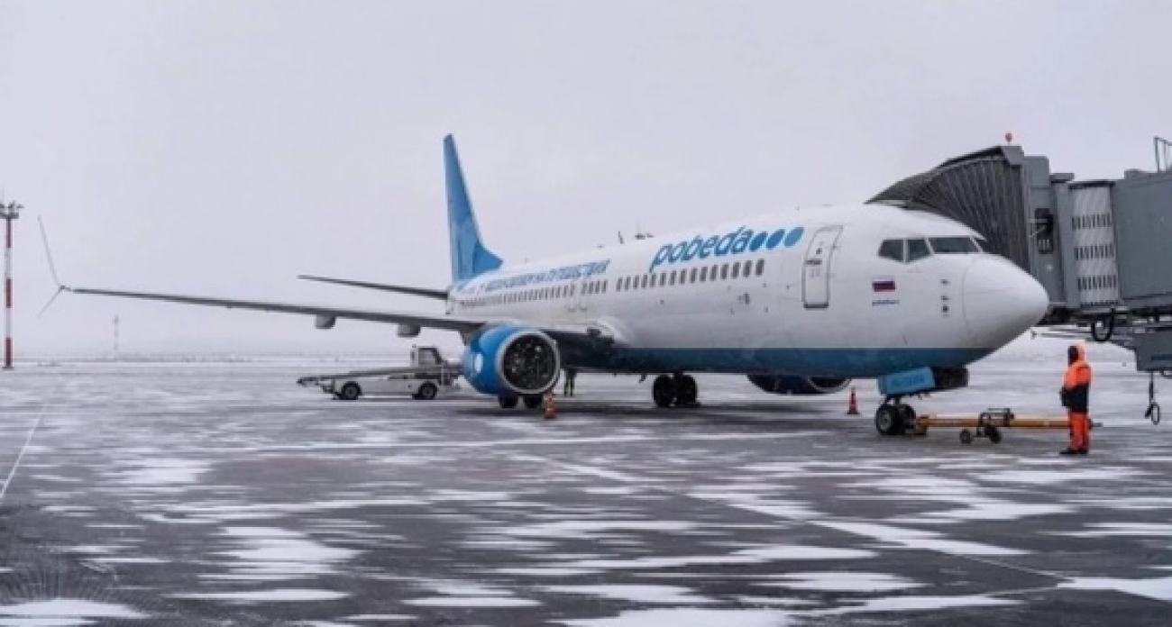 Проблемы с гидравликой заблокировали два крупных аэропорта России