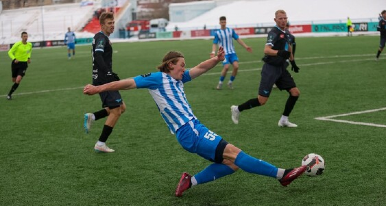 «Челябинск» победил в меньшинстве: пенальти решил судьбу матча с «Соколом»