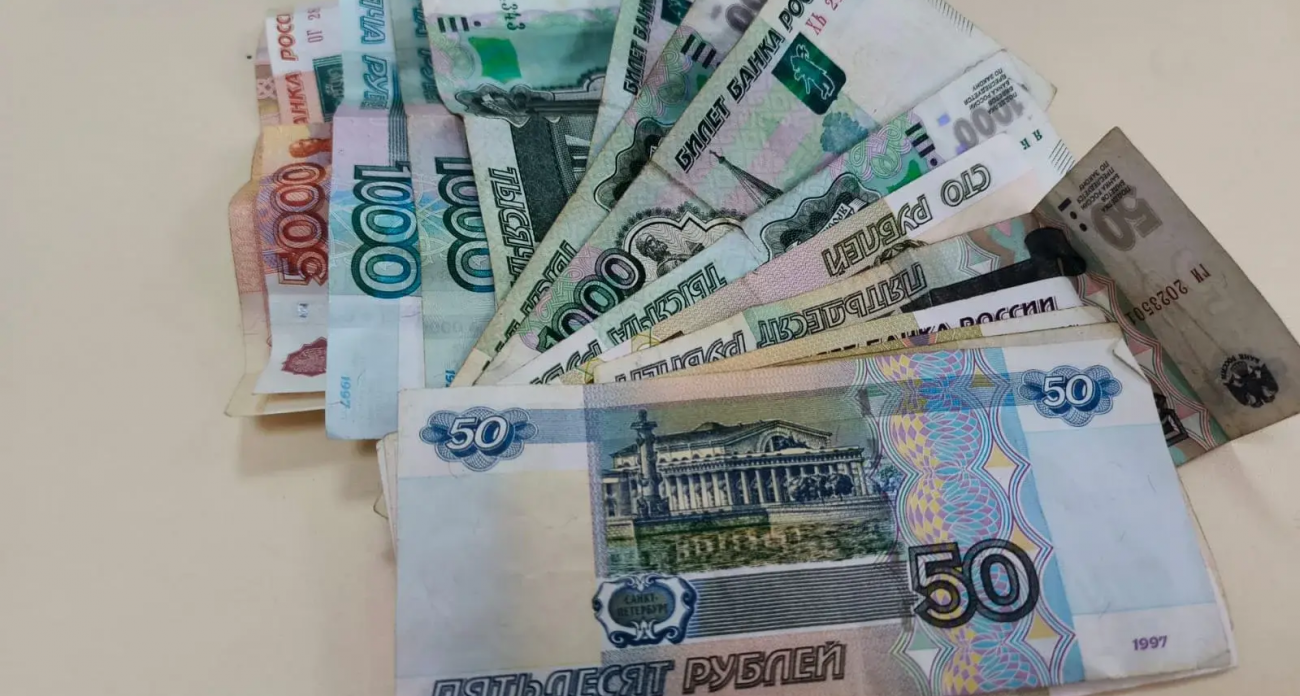 Саратовская область взлетела на три позиции в рейтинге зарплат ПФО