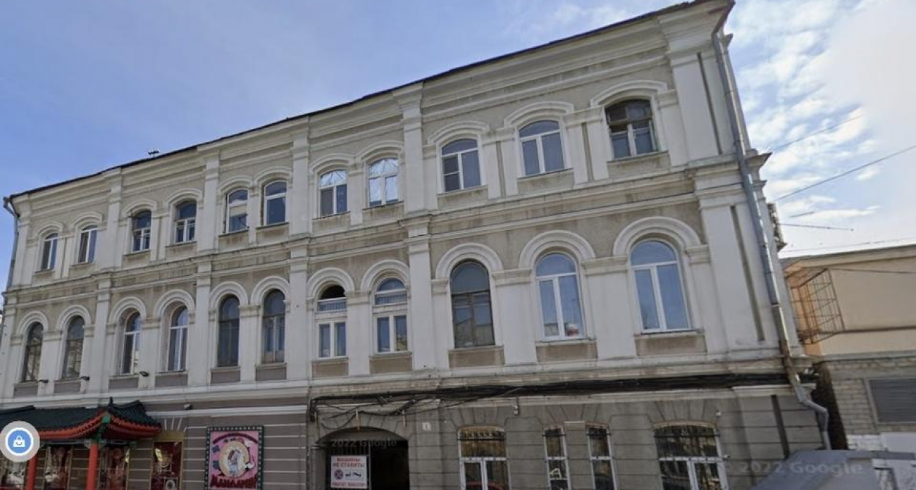 Уборка снега с крыши привела к обрушению потолка в доме-памятнике