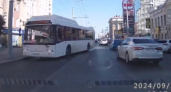 Водитель автобуса в Саратове задержан после попытки спровоцировать массовую аварию