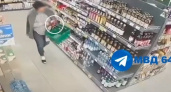 Саратовчанку задержали за кражу продуктов и вещей из магазина