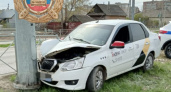 В Балаково таксист на Datsun врезался в опору ЛЭП