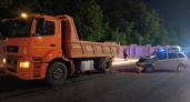 В Саратове столкнулись "Лада Калина" и "КамАЗ", пострадал водитель легковушки