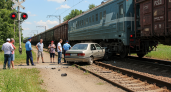 Легковушка столкнулась с грузовым поездом в Энгельсском районе