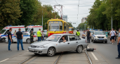 21-летняя девушка на Daewoo столкнулась со "скоростным трамваем" на Огородной: водитель госпитализирована