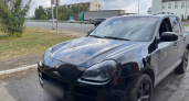 Владелец Porsche Cayenne накопил долг в 850 тысяч рублей за 500 штрафов и лишился машины