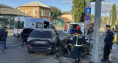 Столкновение BMW и Mitsubishi в Саратове: двое госпитализированы после утренней аварии