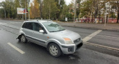 В Саратове два Ford столкнулись утром на Московском шоссе: пострадала 39-летняя пассажирка