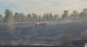 Дачники с лопатами и ведрами спасали постройки от 10-гектарного пожара в Энгельсском районе