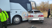 ВАЗ-2115 врезался в автобус "Саратов — Белгород" у Песчаного Умета: водитель погиб на месте