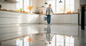 Хозяйки добавляют аптечный глицерин в воду для пола: пыль не садится неделями, а уборка занимает минуты