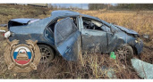 Toyota перевернулась и убила водителя: полиция выясняет причины смертельного ДТП под Саратовом