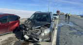 Столкновение Chevrolet и Skoda под Саратовом: 75-летний водитель и его оппонент чудом уцелели в ДТП у Клещевки