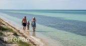 Азовское море обходит Сочи по всем фронтам: россияне выбирают теплую воду и копеечные цены