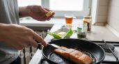 Секрет идеальной рыбы раскрыт: сменила обычное масло и теперь муж требует готовить ее вместо стейков