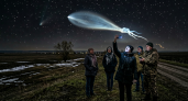 Саратовцы засняли след ракеты «Союз» в виде медузы на фоне кометы