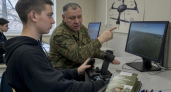 Саратовские студенты учатся пилотировать дроны у ветеранов СВО
