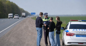 17-летний водитель перевернул авто под Саратовом: трое в больнице