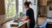 Выкинула губки для посуды и экономлю бюджет: копеечная замена моет чище и не размножает опасные бактерии