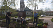 Памятник воинам трёх сёл обновили общими усилиями жителей и партийцев