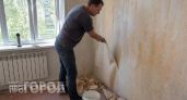 Забудьте про виниловые обои: мастера массово переходят на этот материал, который дешевле и проще в укладке
