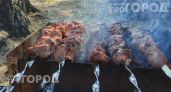 Хватит переплачивать за шею: вот какую часть свинины берет каждый мясник для самого нежного шашлыка